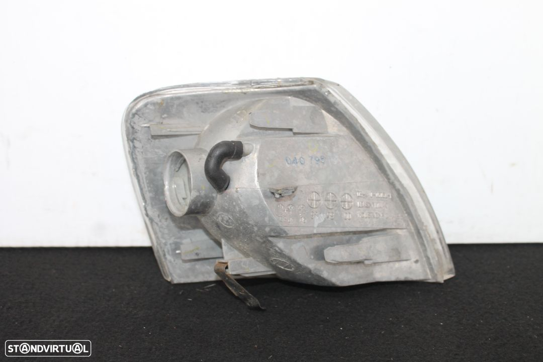 Farol Volkswagen Passat - 2