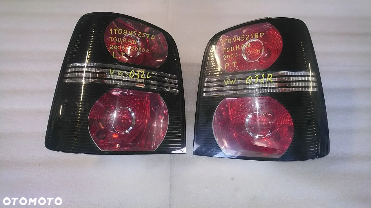 VW VOLKSWAGEN LAMPY TYŁ LEWE PRAWE - 31