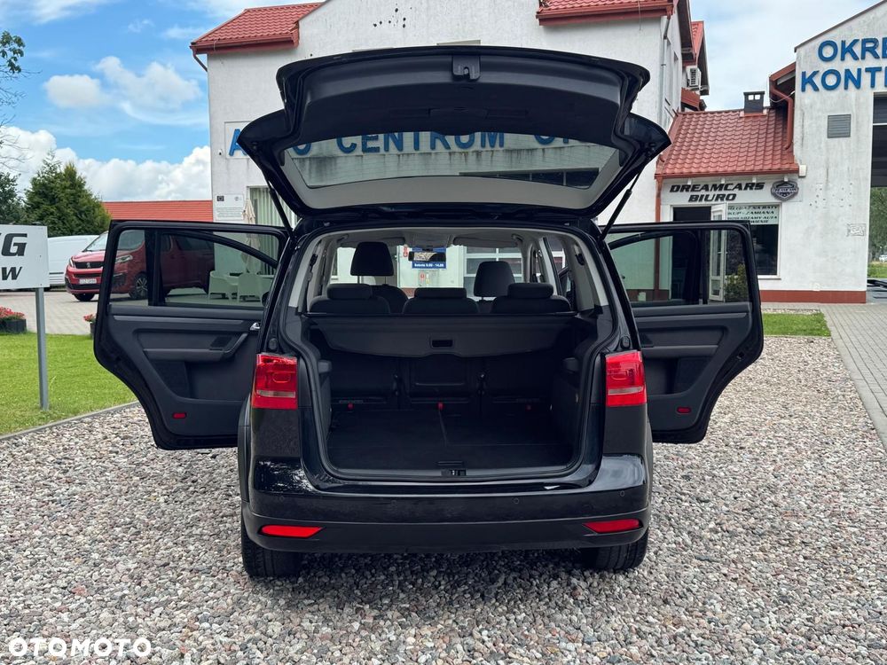 Volkswagen Touran - 38