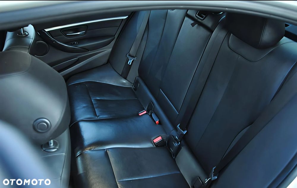BMW Seria 3 320i xDrive Edition Luxury Line Purity - 14
