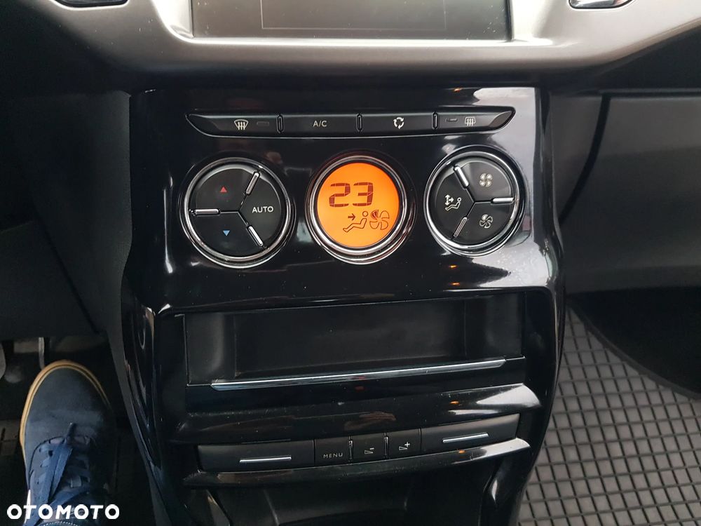 Citroën C3 1.2 PureTech Exclusive - 23