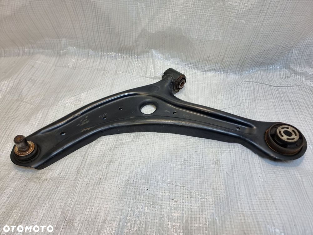 FORD FIESTA MK8 WAHACZ LEWY PRZÓD H1BC-3051-AF - 1