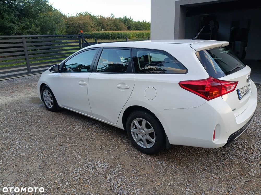 Toyota Auris 1.4 D-4D Life - 3