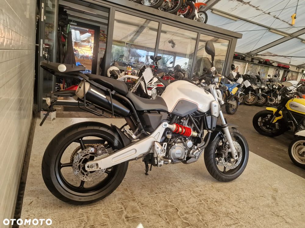 Yamaha MT - 15