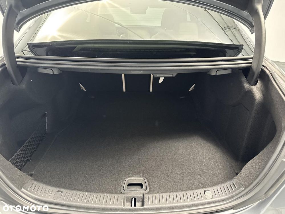 Mercedes-Benz Klasa E 220 d 4-Matic AMG/Avantgarde - 24