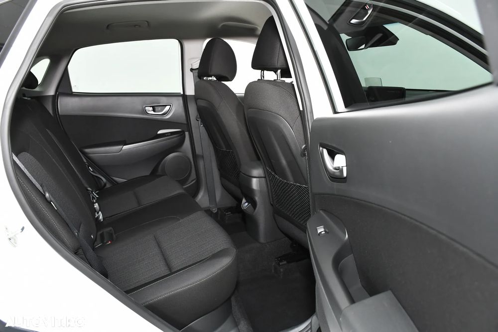 Hyundai KONA 1.6 CRDi 48V-Hybrid DCT Trend - 7