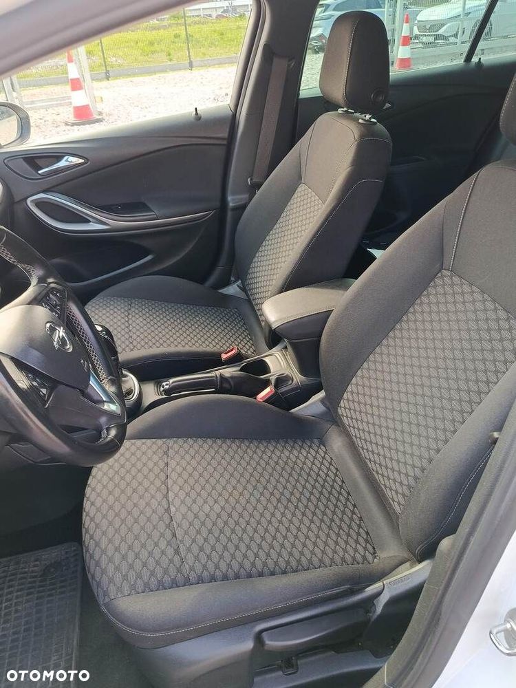 Opel Astra 1.2 T Elegance S&S - 8