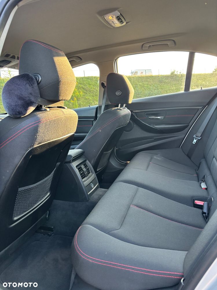 BMW Seria 3 318d Sport Line - 17