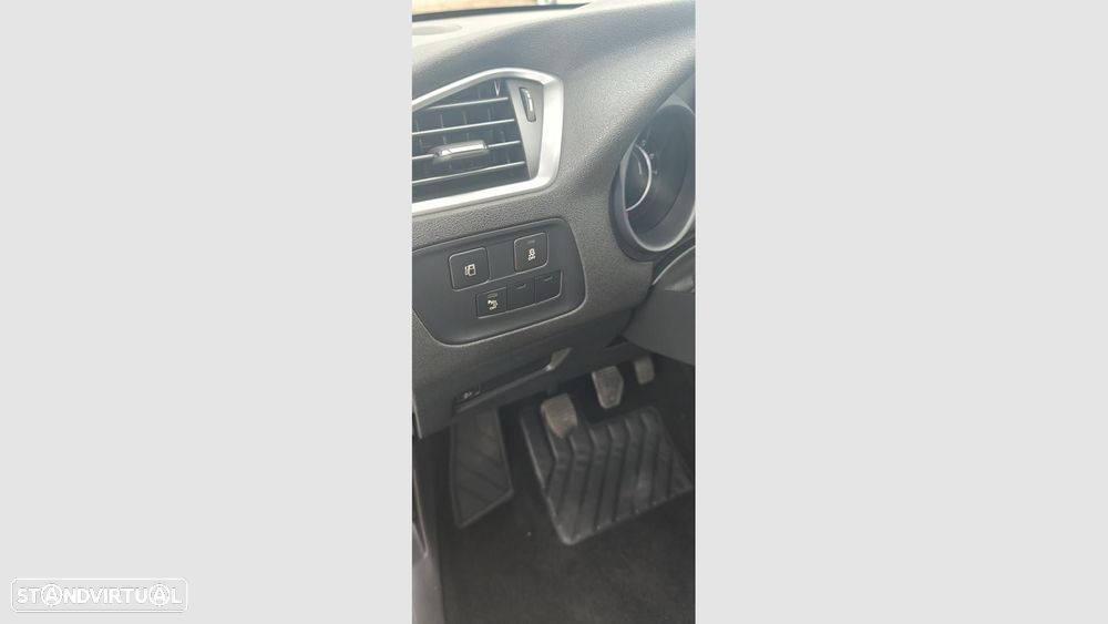 Citroën C4 1.2 PureTech Feel — fotografia 19