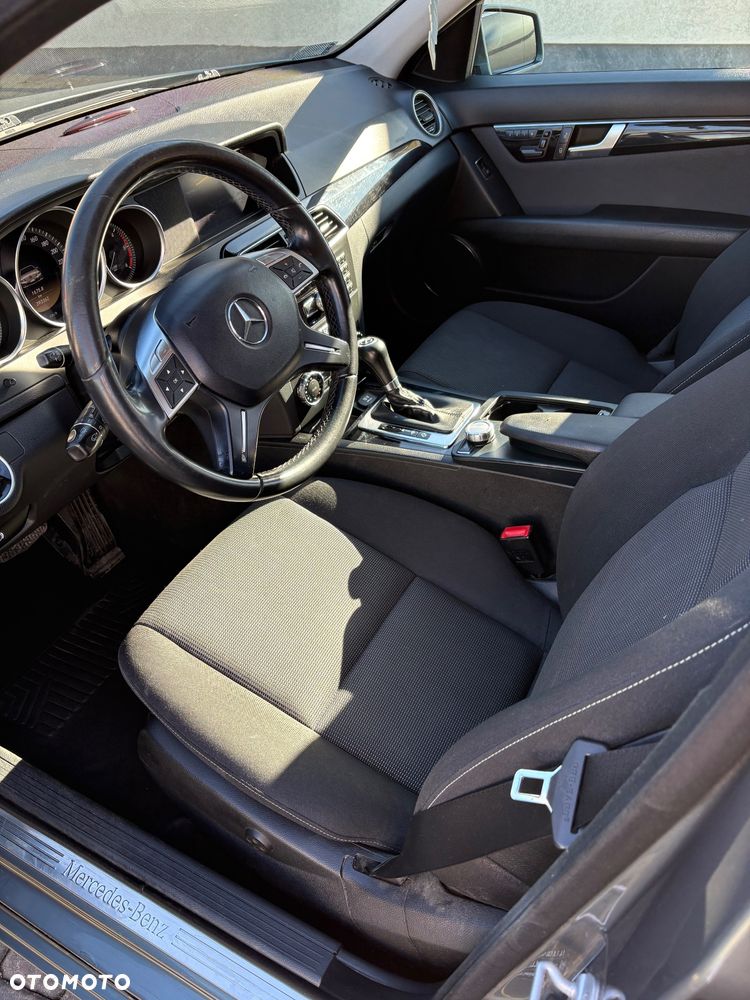 Mercedes-Benz Klasa C 220 CDI DPF Automatik BlueEFFICIENCY Avantgarde - 15