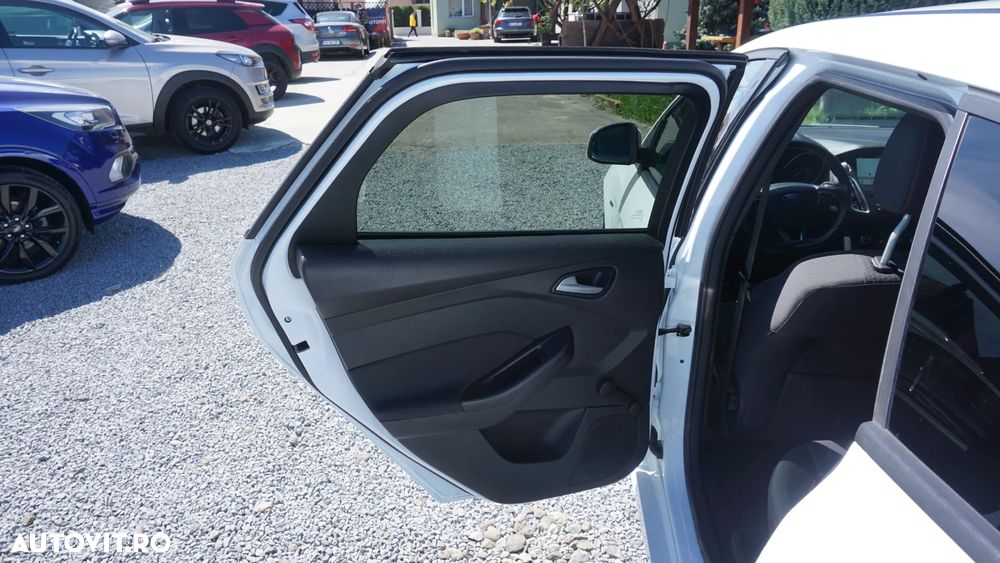 Ford Focus 1.0 EcoBoost Start-Stopp-System ST-LINE DESIGN - 8