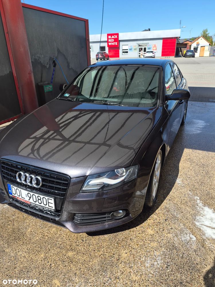 Audi A4 Limousine - 1