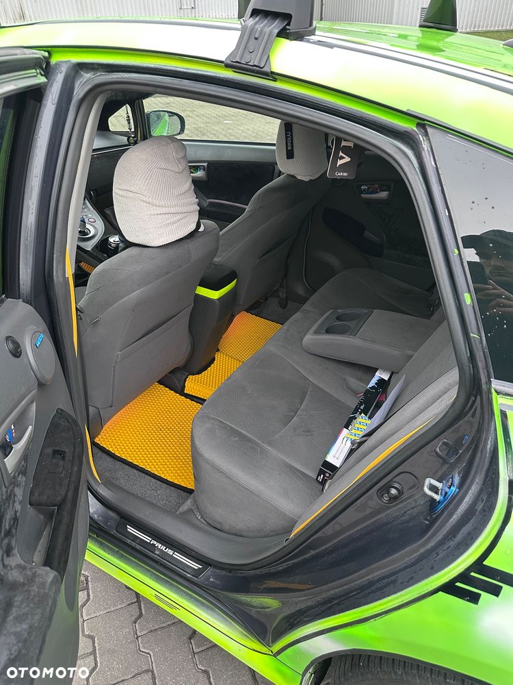 Toyota Prius - 12