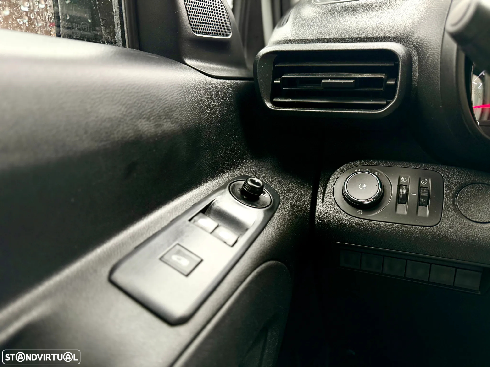 Opel Combo 1.5 D L1 Confort 102Cv | CARPLAY | IVA DEDUTÍVEL - 15