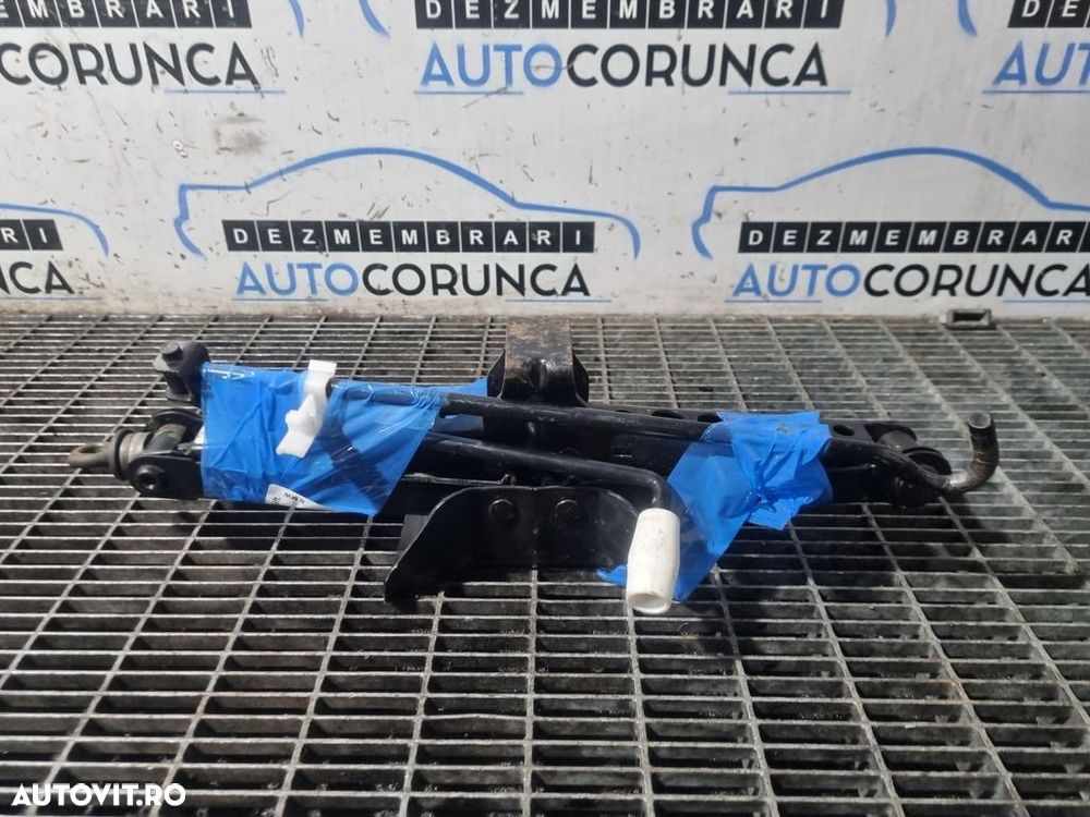 Cric BMW X3 E83 Facelift 2006 - 2010 (1368) - 1