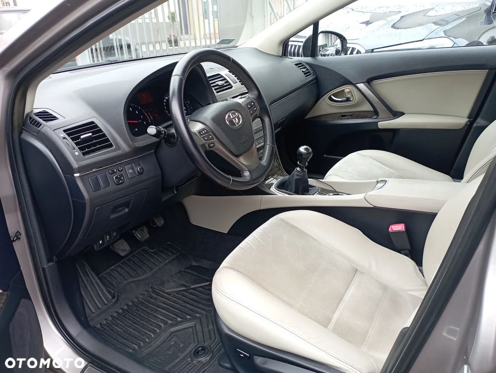 Toyota Avensis 1.8 Premium - 7