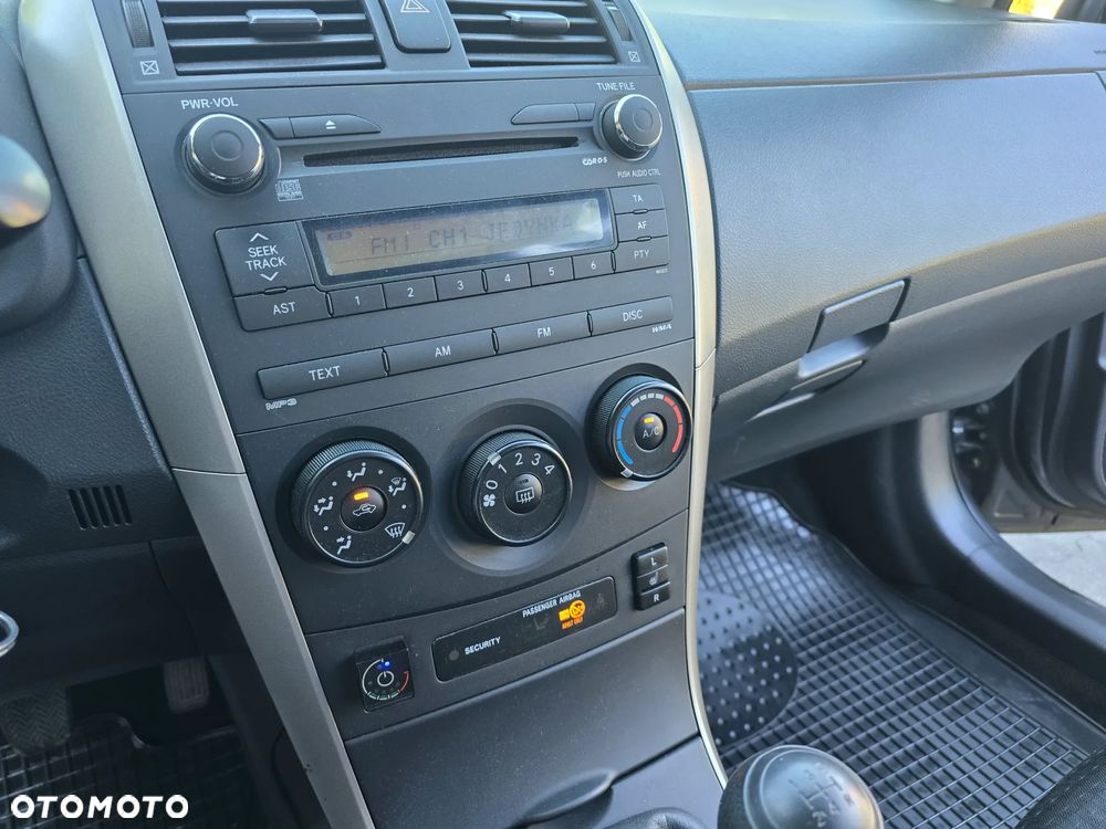 Toyota Corolla 1.4 VVT-i Premium - 15
