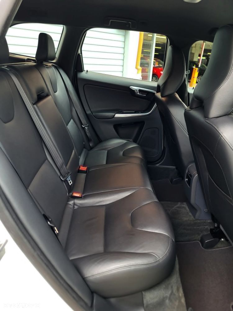 Volvo XC 60 D4 Geartronic Momentum - 10