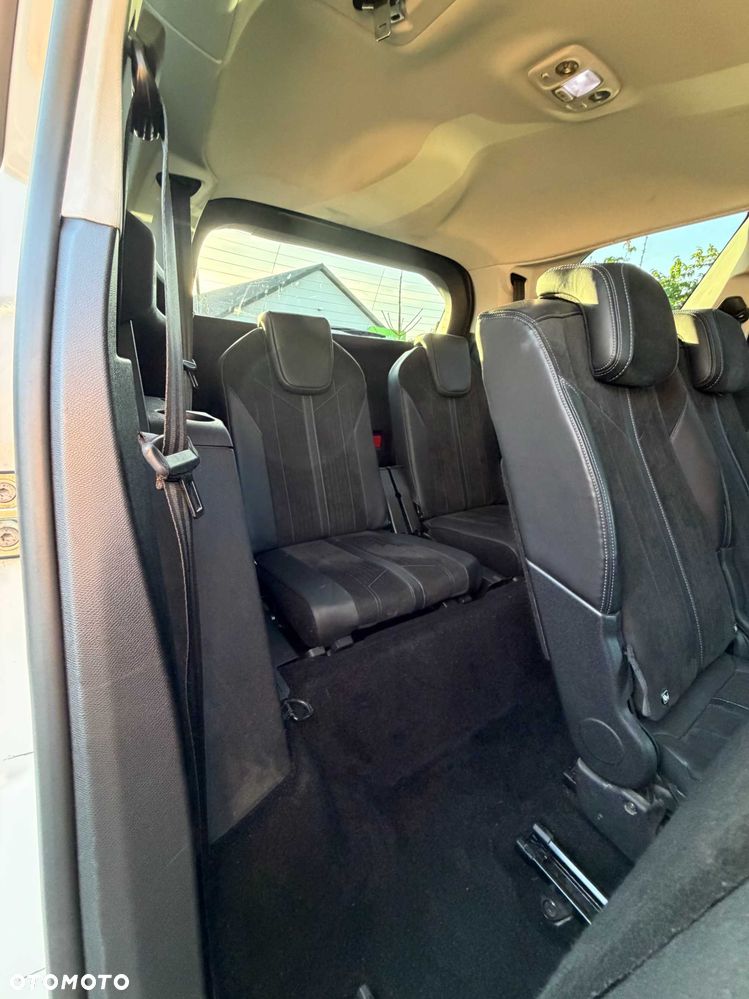 Peugeot 5008 - 8