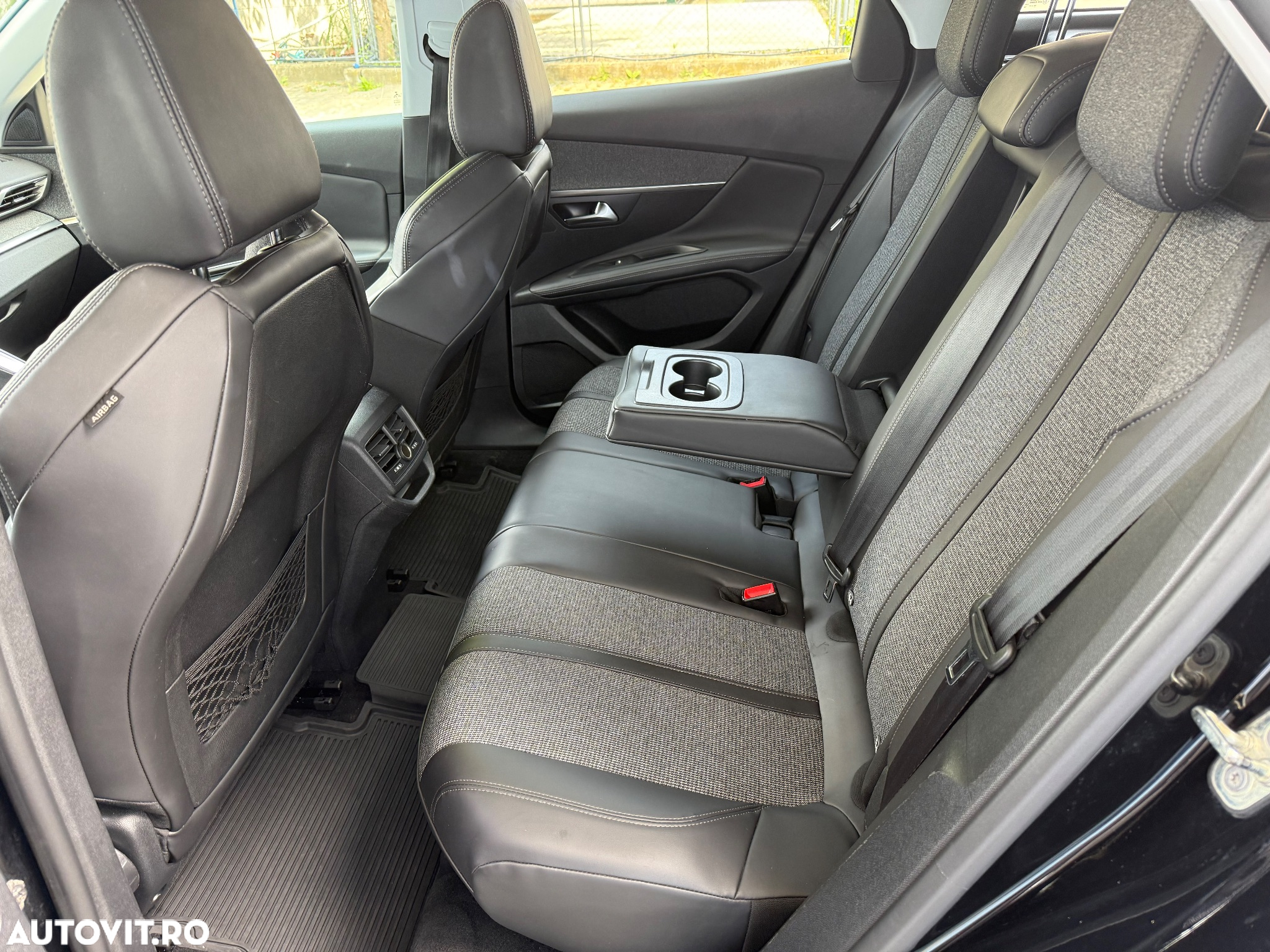 Peugeot 3008 1.5 BlueHDI S&S EAT8 Allure - 16