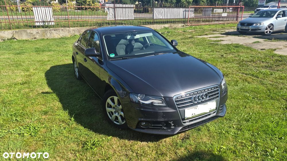 Audi A4 Limousine - 1
