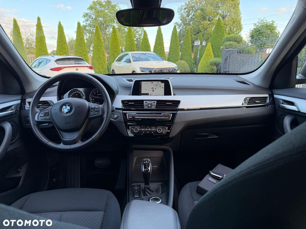 BMW X1 sDrive18i Business Edition - 18