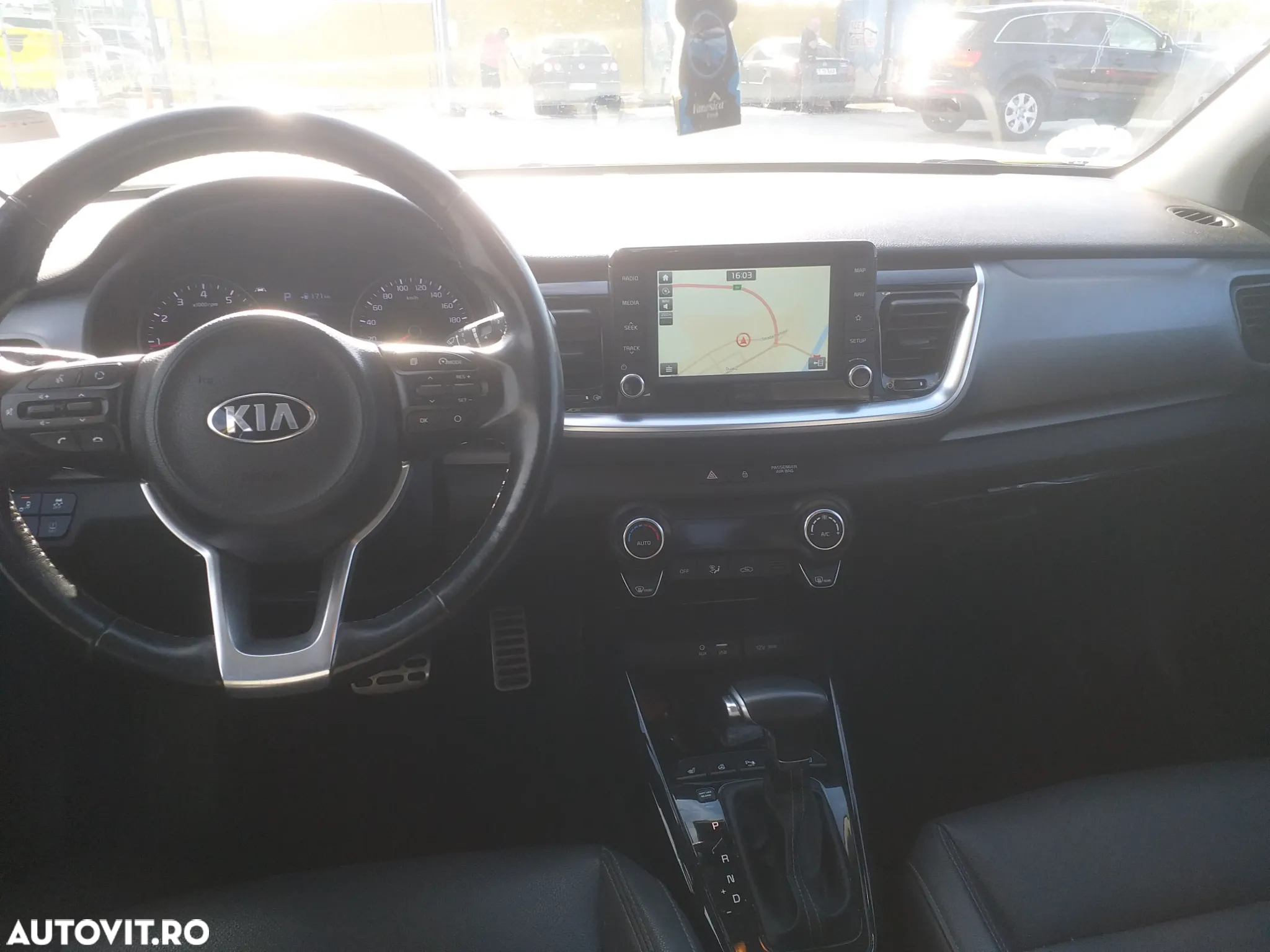 Kia Stonic 1.0 T-GDI HP 7DCT Trend - 10
