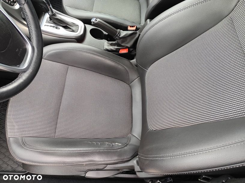 Opel Astra 1.6 Turbo Automatik - 33