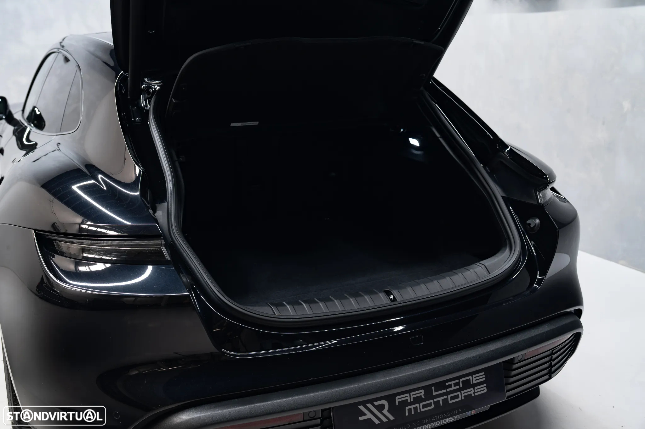 Porsche Taycan Sport Turismo Standard - 12