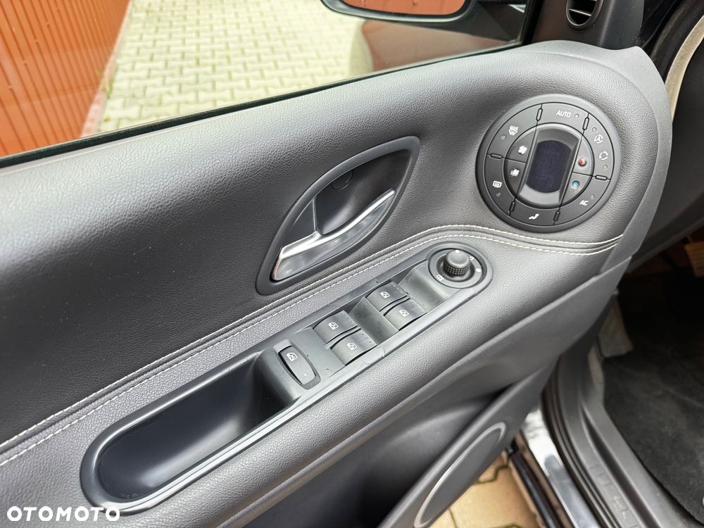 Renault Espace 2.0 dCi FAP Privilege - 10