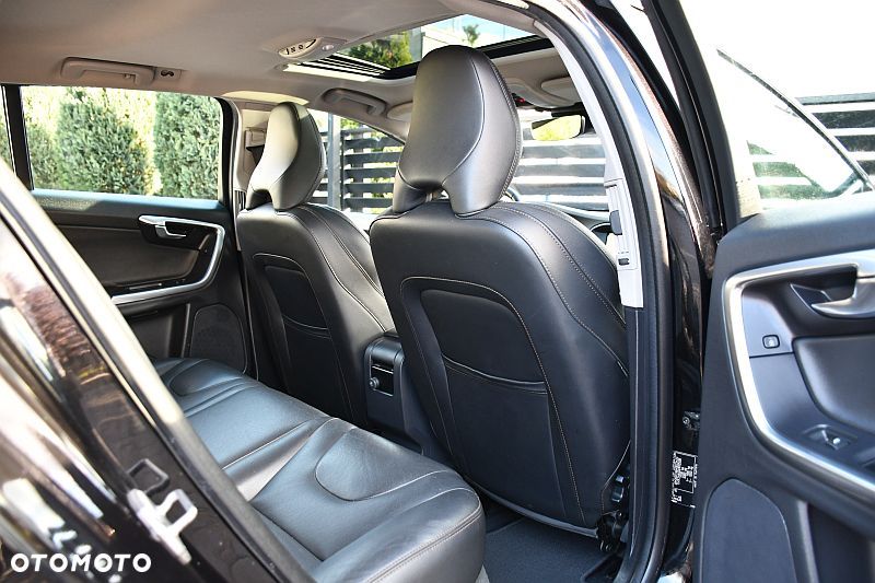 Volvo V60 Cross Country D4 Geartronic Summum - 22