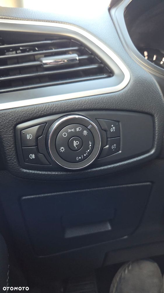 Ford S-Max 2.0 TDCi Titanium - 25
