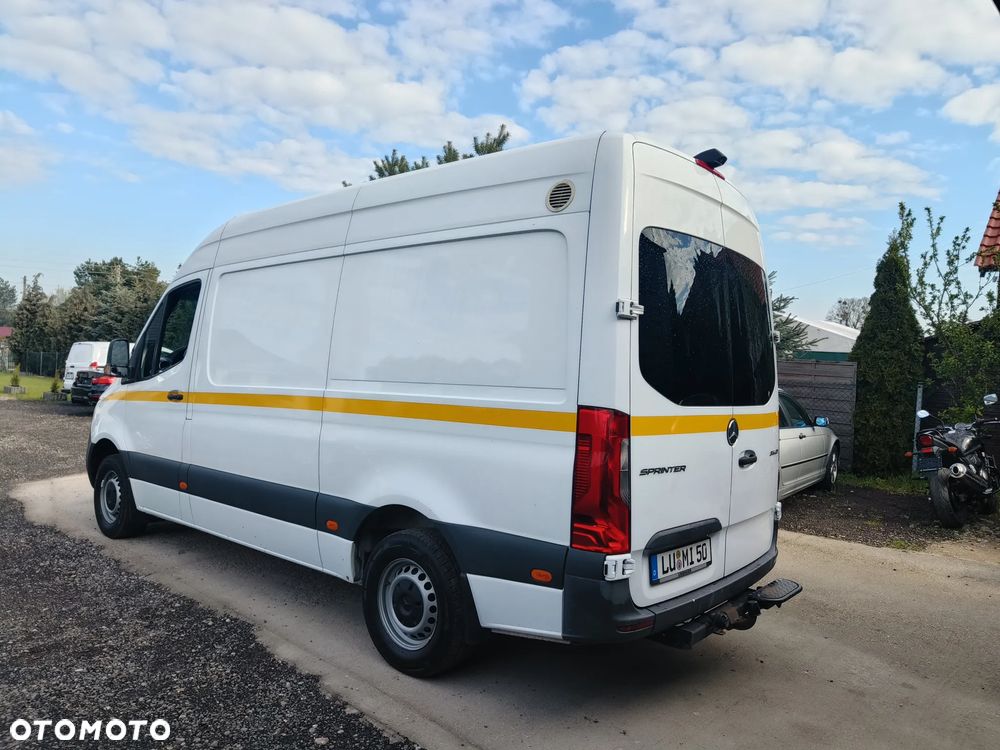Mercedes-Benz Sprinter - 25