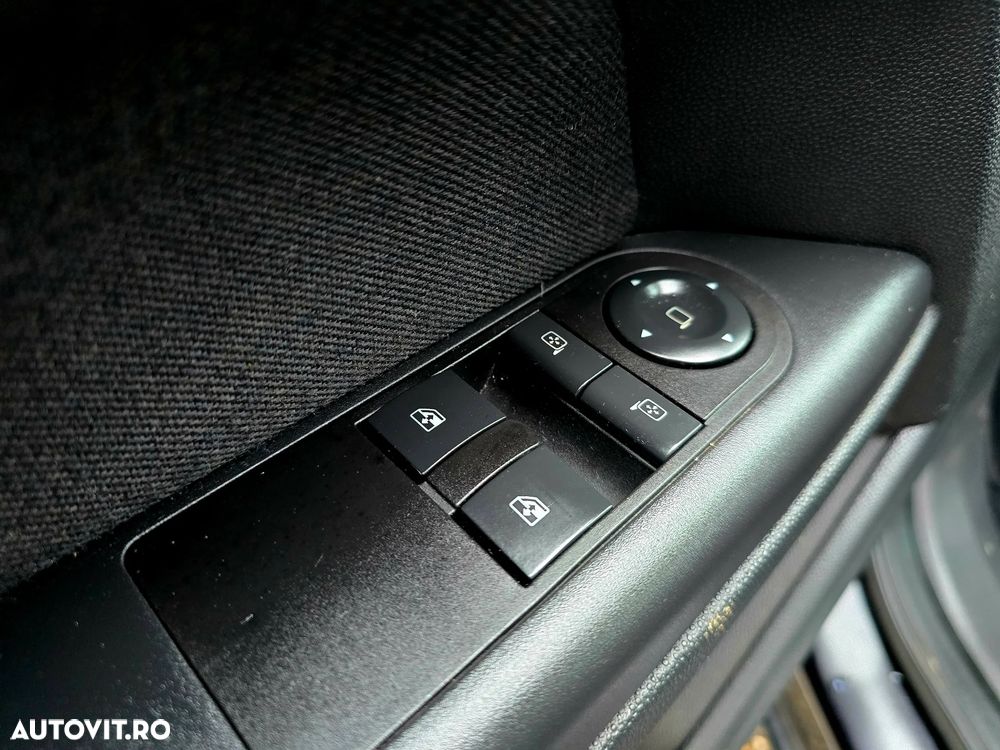 Opel Astra 1.9 CDTI DPF Edition - 12