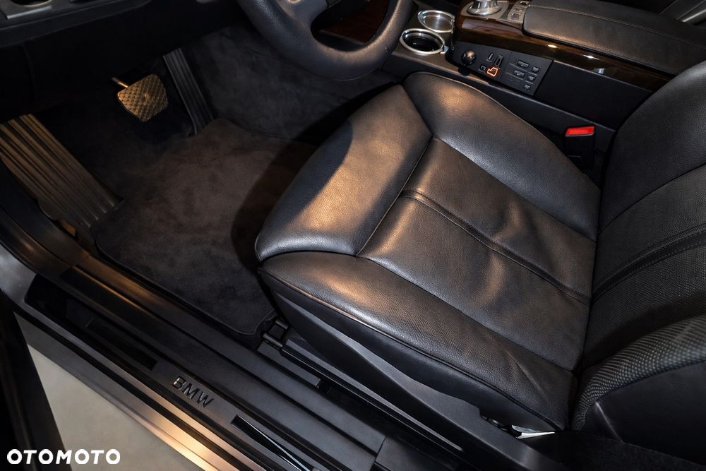 BMW Seria 7 745Li - 17