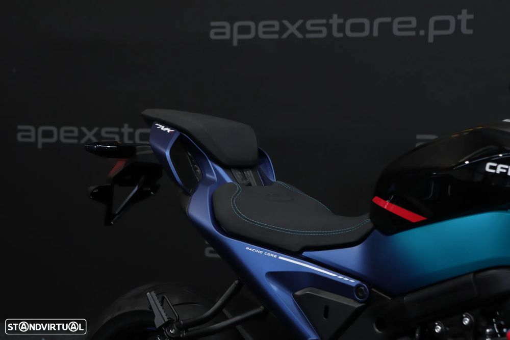 CF Moto 675NK CHAMPION BLUE - 4