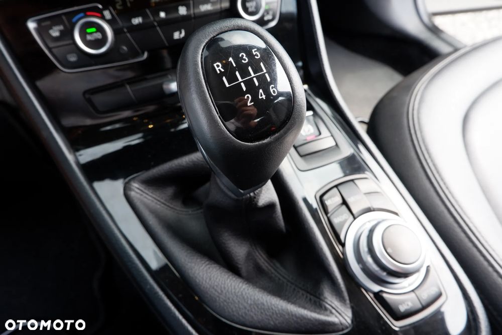 BMW Seria 2 216d Advantage - 22