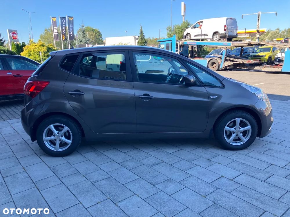 Kia Venga 1.4 L - 11