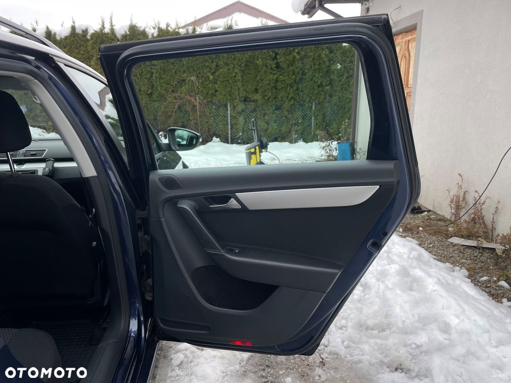Volkswagen Passat 1.6 TDI Comfortline - 16