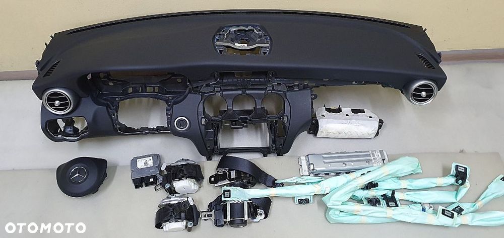 MERCEDES W205 C DESKA KONSOLA KOKPIT AIRBAG PASY - 1