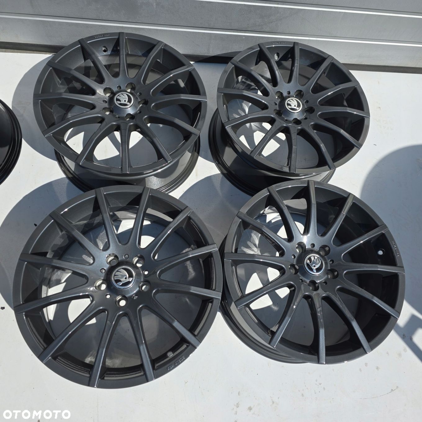 SKODA SUPERB II OCTAVIA II III IV YETI KAROQ 5x112 18 ET50 8.0J 4X - 1