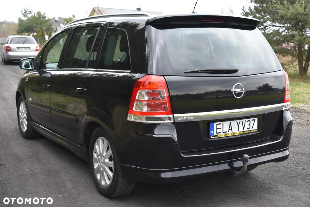 Opel Zafira 1.8 Sport - 11