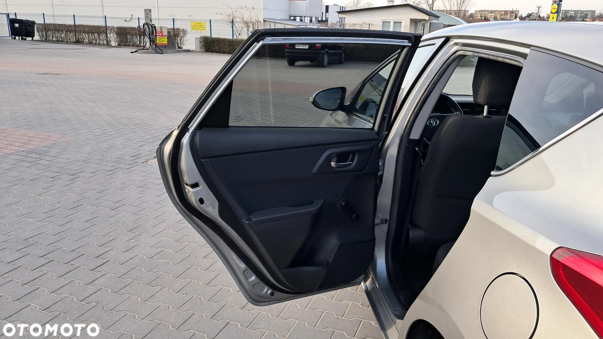 Toyota Auris 1.8 VVT-i Hybrid Automatik Comfort - 10