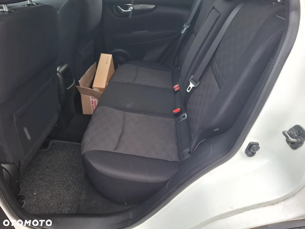 Nissan Qashqai 1.2 DIG-T N-Vision - 19