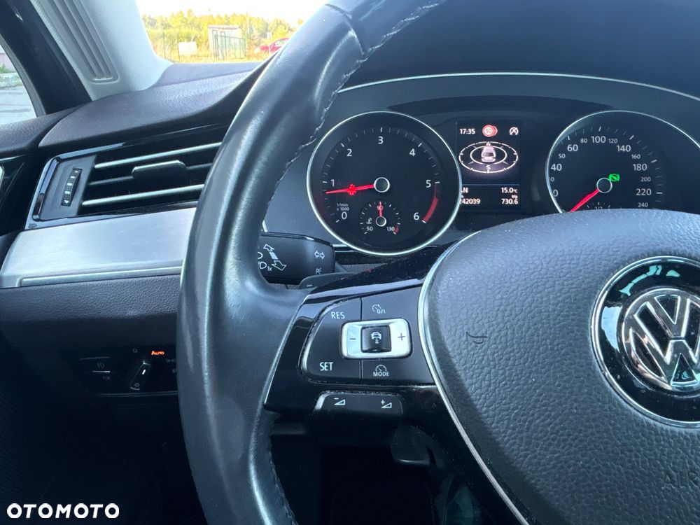 Volkswagen Passat 2.0 TDI BMT Highline - 36