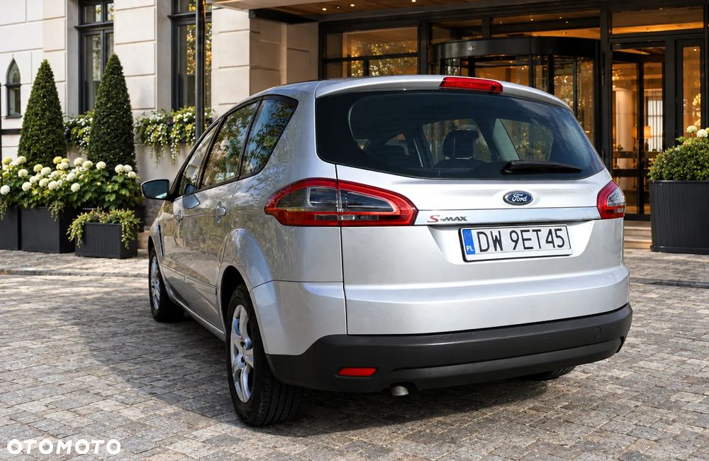 Ford S-Max - 16