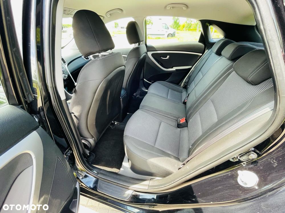 Hyundai i30 blue 1.4 Classic Navigation - 11