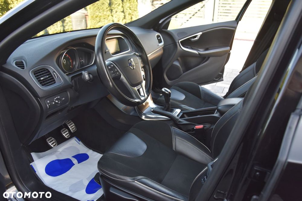 Volvo V40 D2 Drive-E R-Design Momentum - 21