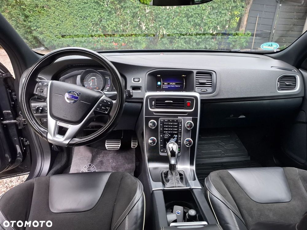 Volvo V60 D4 Geartronic RDesign - 13