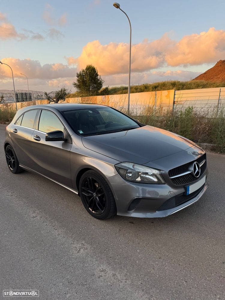 Mercedes-Benz A 180 CDI (BlueEFFICIENCY) Urban - 3